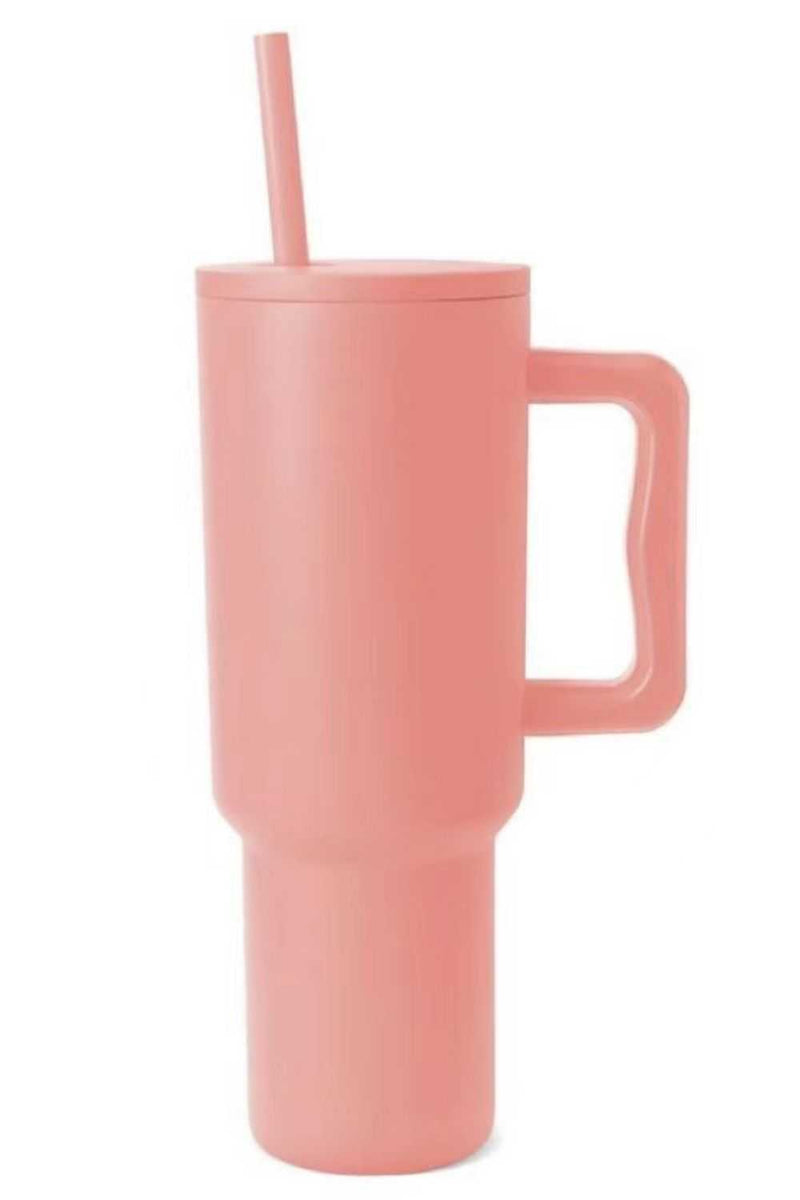 Monochromatic stainless steel tumbler with matching straw and handle.
